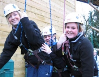  Todas las sonrisas en el muro de rápel 